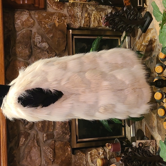 Steve Madden Fur Vest - Picture 3 of 5